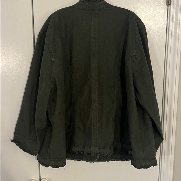 LIZ&ME DARK ARMY GREEN SLIGHTLY RUFFLED JACKET. 4X 4 front pockets.adorable! - Picture 4 of 4